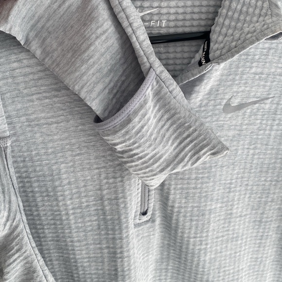 Nike Womans Quarter Zip Running Shirt - Picture 4 of 5